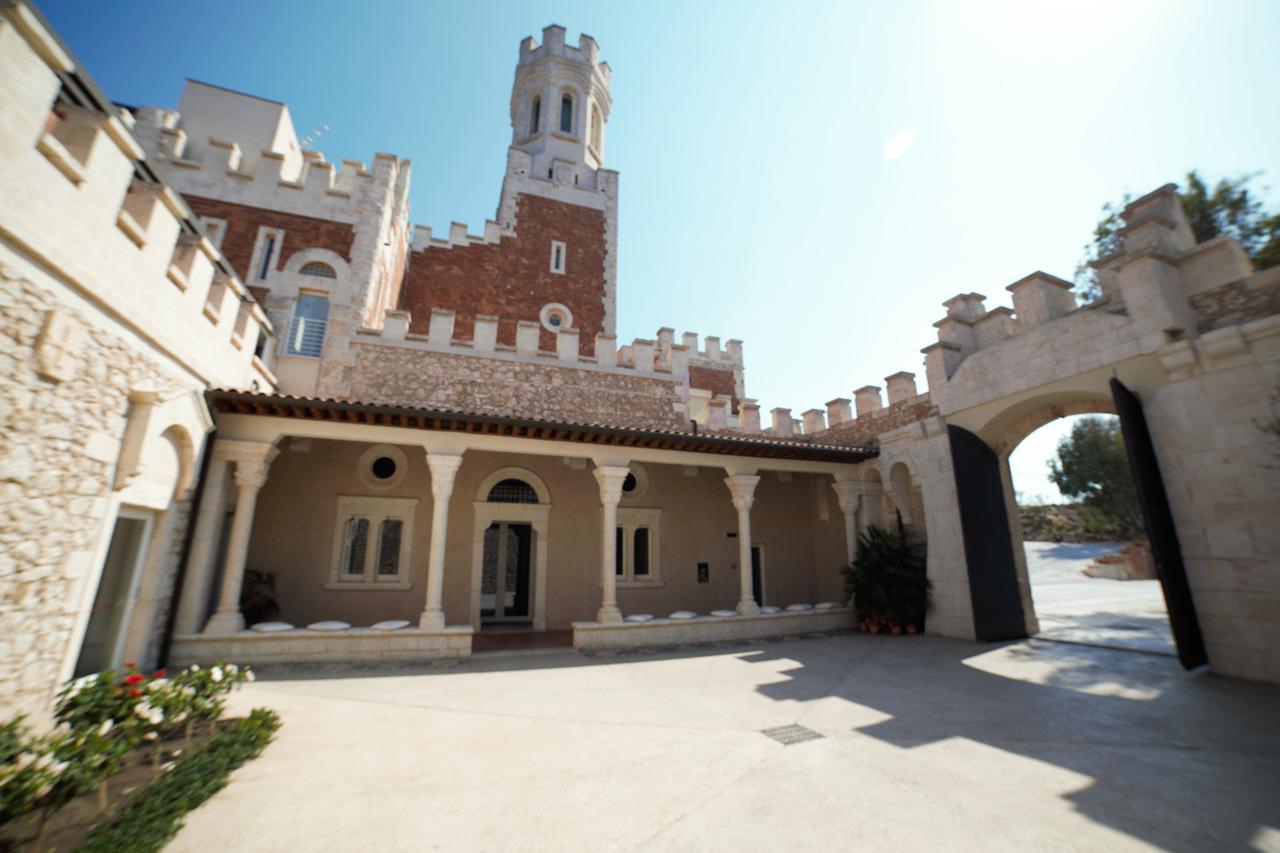 Castello Tafuri Hotel Portopalo Di Capo Passero Kültér fotó