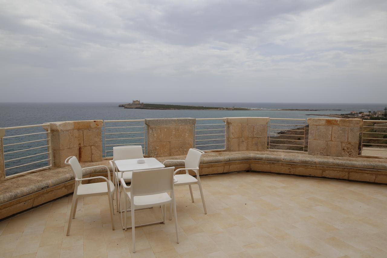 Castello Tafuri Hotel Portopalo Di Capo Passero Kültér fotó