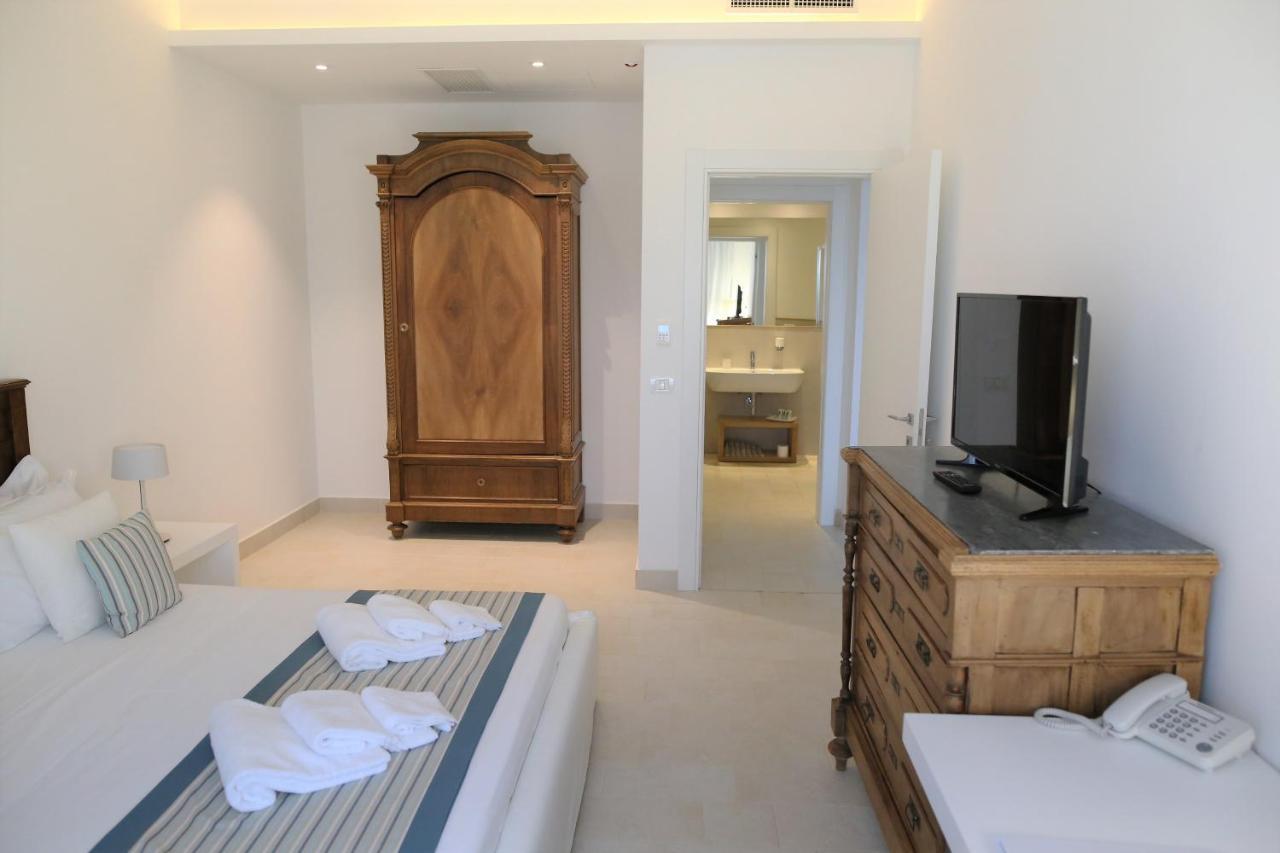 Castello Tafuri Hotel Portopalo Di Capo Passero Kültér fotó
